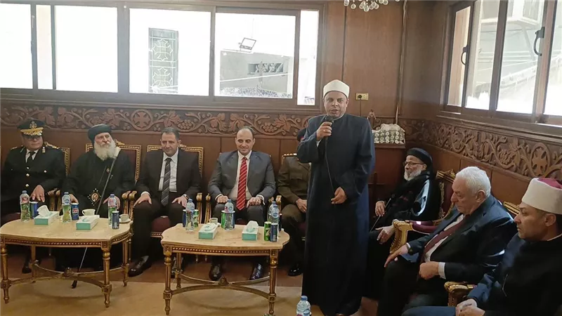 مدير أوقاف دمياط يهنئ الأنبا ماركوس والإخوة المسيحيين بعيد القيامة المجيد