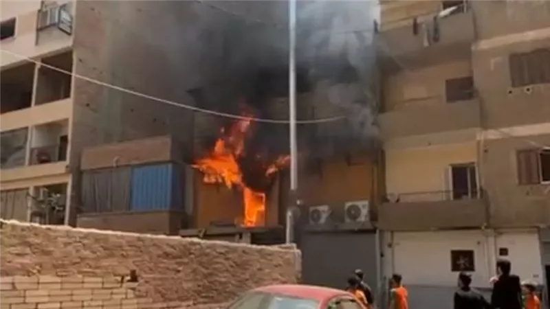 محاولات مكثفة للسيطرة على حريق نشب بكشري هند بالحوامدية
