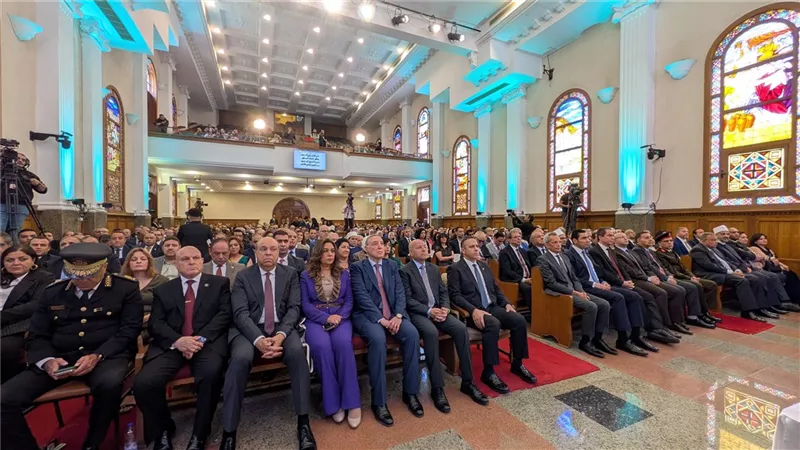  الطائفة الإنجيلية تحتفل بعيد القيامة المجيد بكنيسة مصر الجديدة