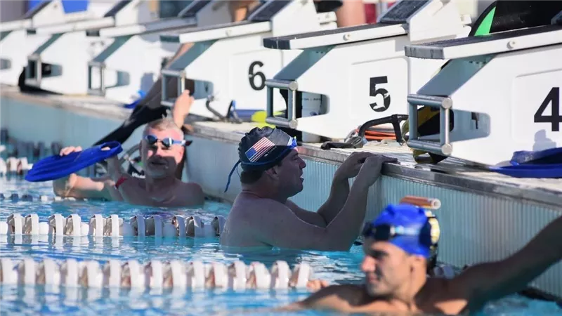 محافظ جنوب سيناء يوافق على رعاية بطولة العالم للاساتذة للسباحة بالزعانف 2026