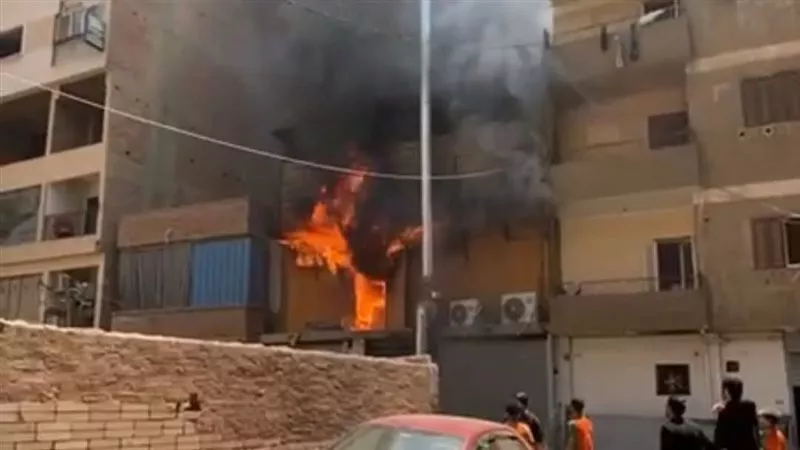 السيطرة على حريق شقة سكنية في ملوي بالمنيا دون إصابات| التفاصيل الكاملة