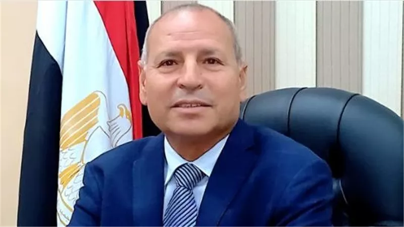 «يمثلون مصدر فخر واعتزاز».. محافظ القاهرة يهنئ أوائل الثانوية العامة بالعاصمة