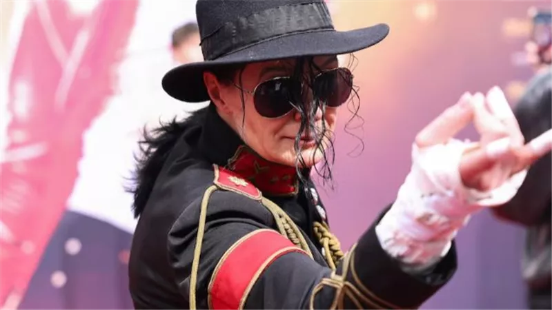 ظهور قوي لعائلة جاكسون في “Michael” وانتقادات تلاحق إدارة التركة