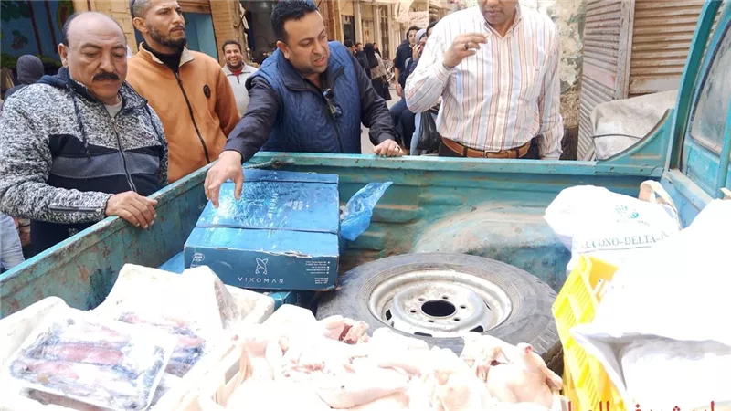 ضبط مجزر دواجن غير مرخص والتحفظ على 3 أطنان من الدواجن بالباجور
