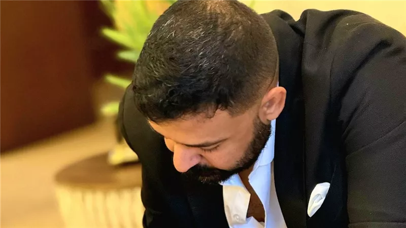 الشاعر عمرو حسن يحتفل بعقد قرانه |  صور                                       