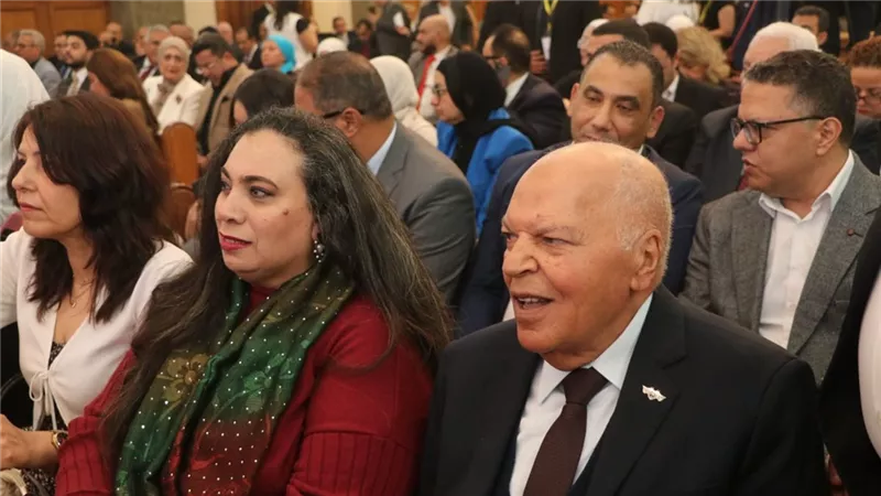 نقيب المعلمين يشارك في قداس الكنيسة الإنجيلية احتفالا بعيد القيامة المجيد ويؤك