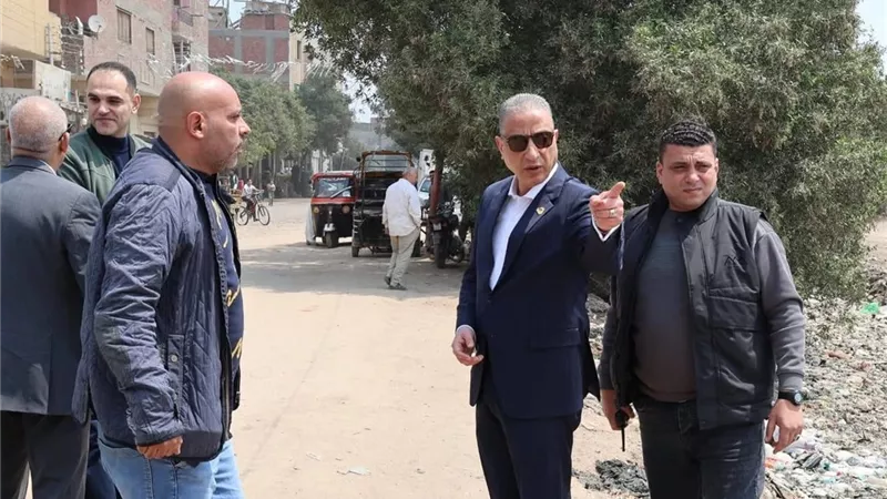 محافظ الجيزة يتفقد أعمال النظافة والطرق بمركزي كرداسة وأوسيم 