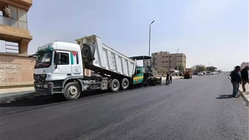 وزيرة الإسكان تتابع سير العمل بمشروعات الطرق والمرافق بالمدن الجديدة