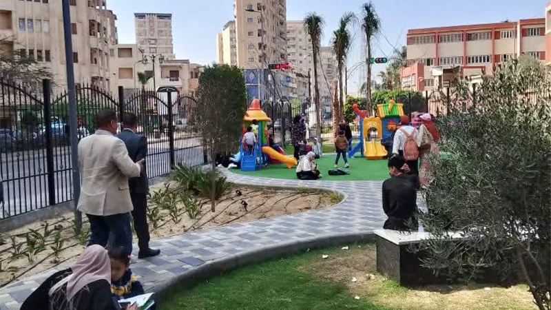 في جولة ميدانية.. رئيس مدينة دمنهور يتفقد الحدائق والمنتزهات  