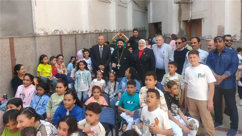 بالإنابة عن محافظ الشرقية.. رؤساء المراكز والمدن يزورون الكنائس لتقديم التهنئة