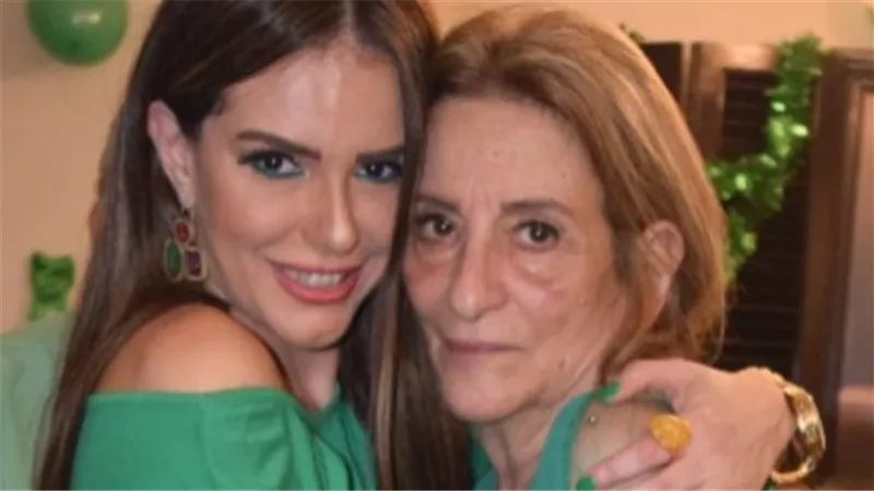 دنيا عبدالعزيز تحيي ذكرى رحيل والدتها: 