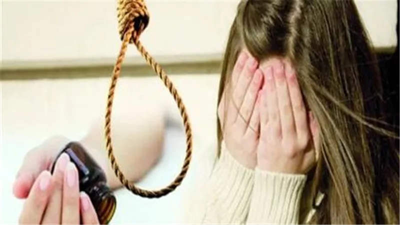 ​مأساة في الإسكندرية.. فتاة تنهي حياتها في بث مباشر من الطابق الـ13 