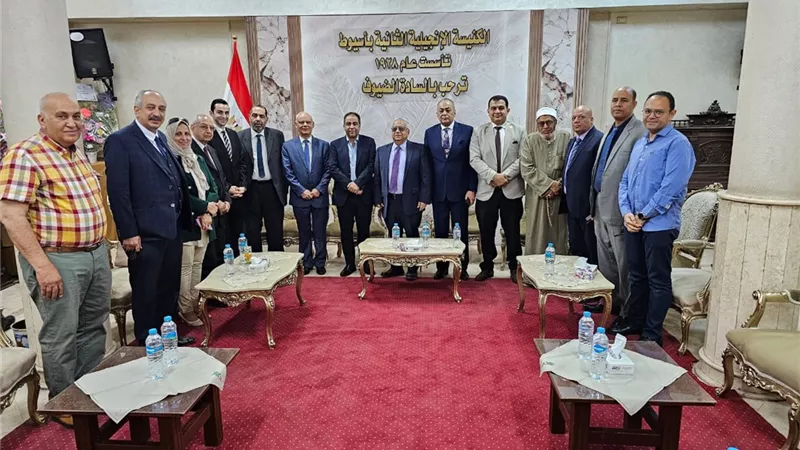 صحة أسيوط تشارك الأقباط احتفالاتهم وتؤكد: الوحدة الوطنية ركيزة المجتمع