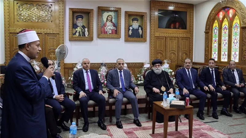 مدير أوقاف الإسماعيلية يشارك في تهنئة أقباط المحافظة بعيد القيامة المجيد 