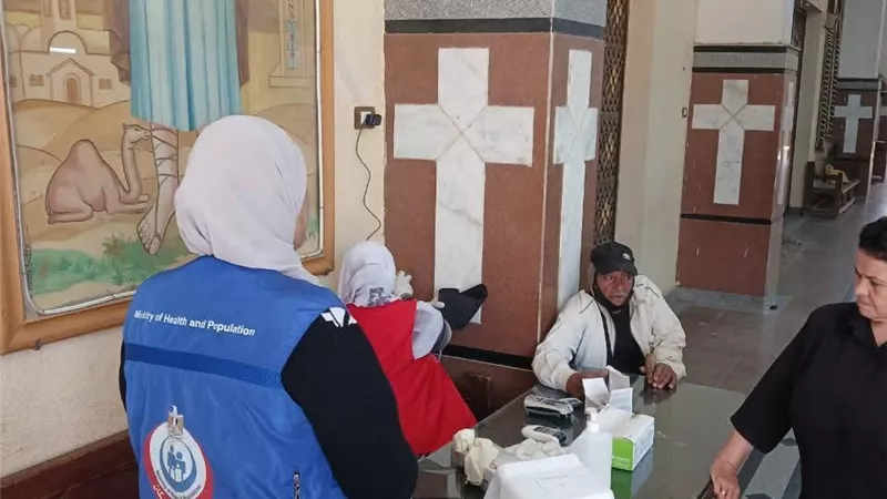 قافلة صحية متكاملة داخل كنيسة مارجرجس لدعم المواطنين بالسويس
