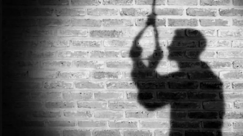 سودانى الجنسية يتخلص من حياته شنقا لمروره بحالة نفسية سيئة فى بولاق الدكرور