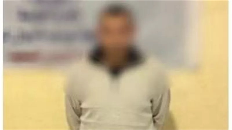 ضبط متهم بالمنيا استولى على أموال مواطنين عبر انتحال صفة موظف بنك