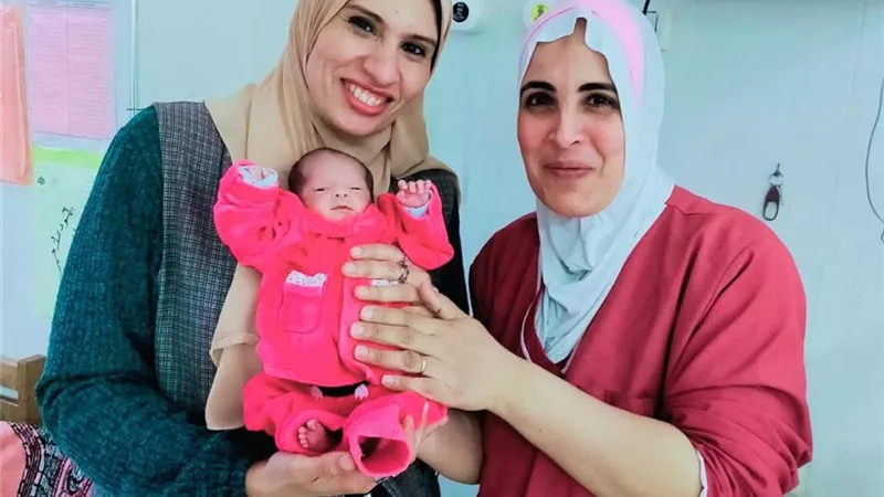 إنقاذ رضيعة بحضانة فارسكور بعد إصابتها بعدوى شديدة واشتباه التهاب سحائي