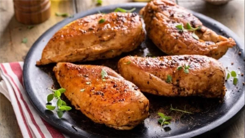 دجاج بالعسل والثوم طبق لذيذ بمكونات بسيطة وخطوات سريعة 	