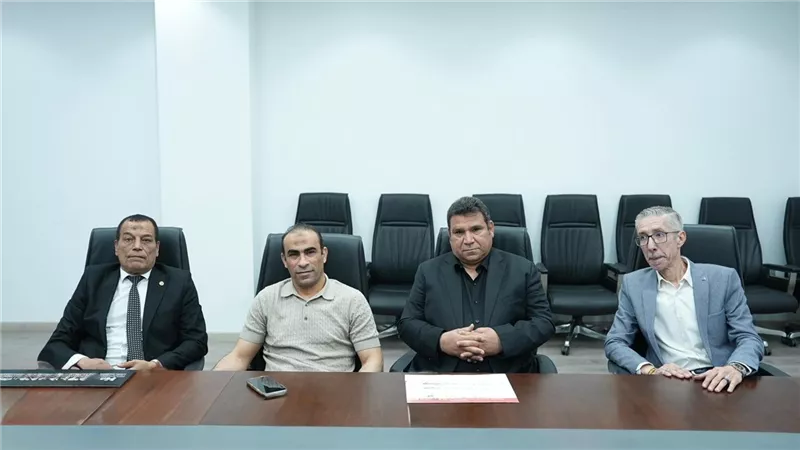 ناصر عباس يوضح سبب تواجده ضمن وفد الأهلي في اتحاد الكرة