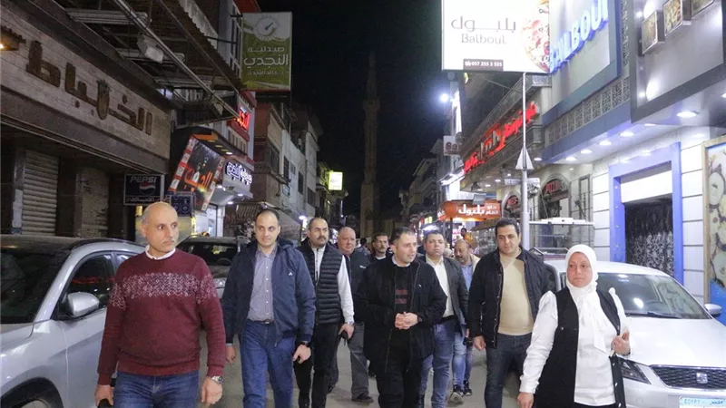 محافظ دمياط يقود حملة مكبرة لرفع الاشغالات بالسوق وممشى النيل برأس البر