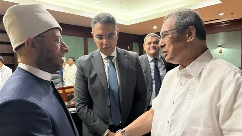 رئيس المحكمة العليا بالفلبين يستقبل وزير الأوقاف لبحث تدريب القضاة الشرعيين