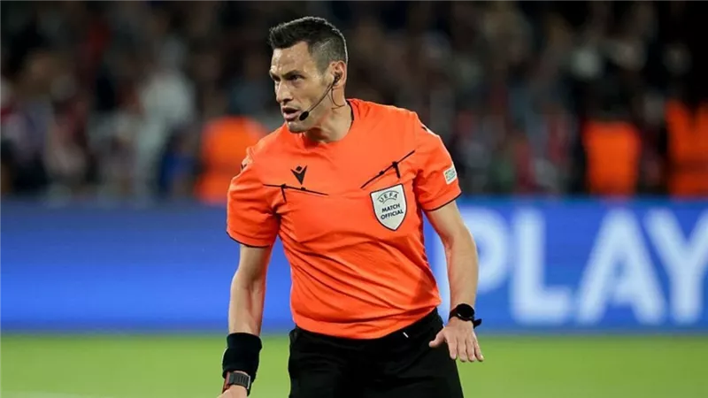 ماوريسيو مارياني حكمًا لمباراة ليفربول وباريس سان جيرمان في دوري أبطال أوروبا 