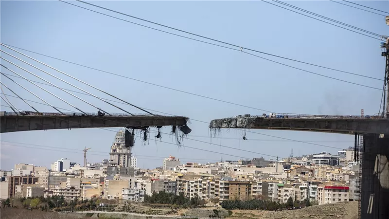 التلفزيون الإيراني: إعادة بناء مرافق للسكك الحديدية التي دمرتها الحرب