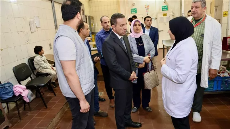 محافظ المنوفية يفاجئ مستشفي الهلال للتأمين الصحي للإطمئنان علي مستوى الخدمات