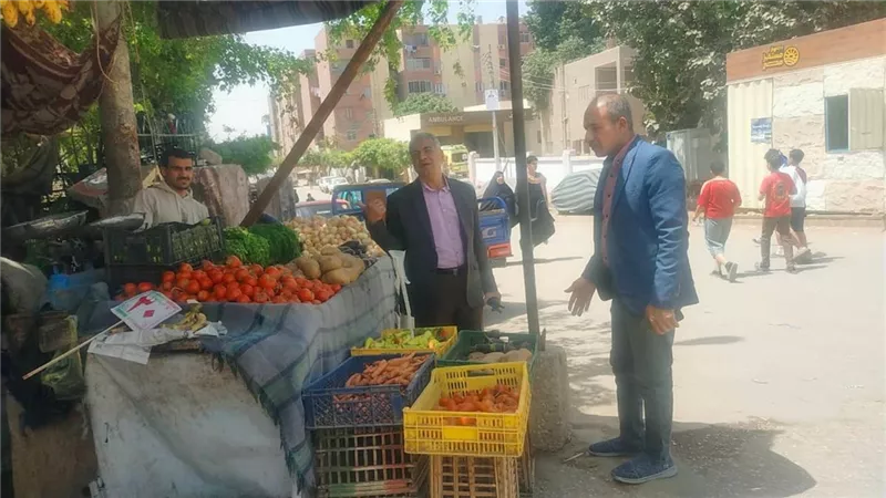 محافظ أسيوط: حملات مكبرة لإزالة إشغالات الباعة الجائلين بمركز الفتح 