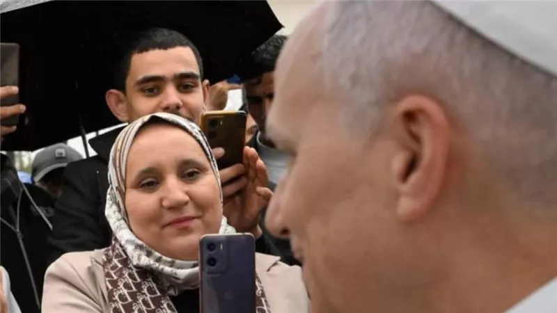  البابا لاون الرابع عشر يصل 