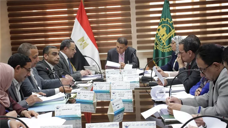 محافظ القليوبية يترأس اجتماع مجلس إدارة المناطق الصناعية لبحث طلبات المستثمرين