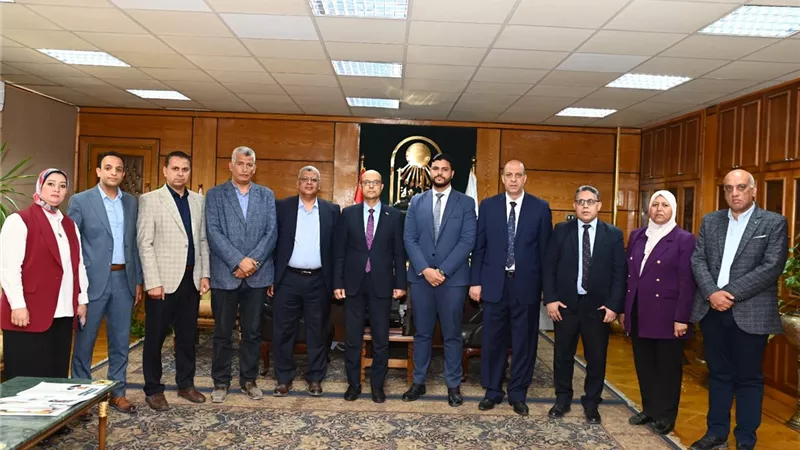 الدكتور المنشاوي يستقبل وفد بنك الاستثمار القومي لمتابعة المشروعات الاستثمارية