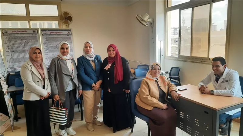جامعة المنصورة: كلية التمريض تنظم قافلة طبية لدعم صحة منسوبيها