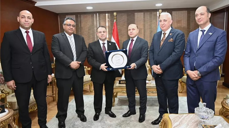 محافظ الغربية يستقبل مجلس إدارة نادي قضاة طنطا لبحث سبل تعزيز التعاون المشترك
