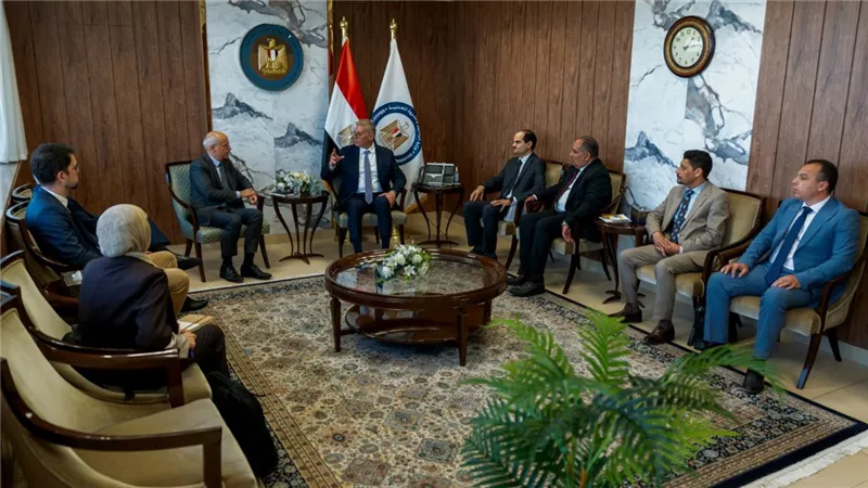 وزير البترول يبحث مع توتال إنرجيز فرص الاستثمار في غرب البحر المتوسط