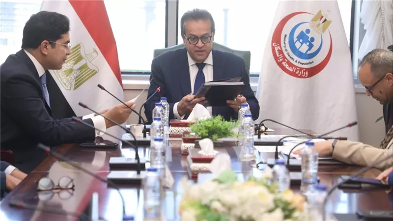 وزير الصحة يناقش تعزيز التعاون مع جمعية الإيثار لتطوير مستشفى الكبد المصري