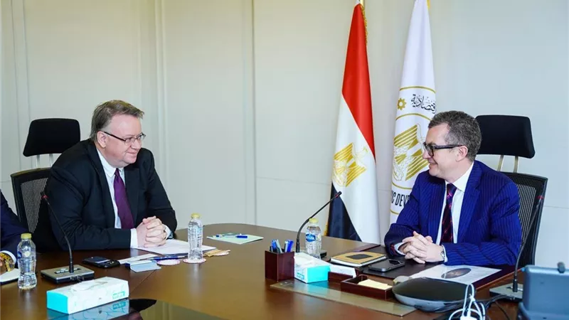 وزير التخطيط يبحث مع منظمة العمل الدولية تعزيز التشغيل وريادة الأعمال