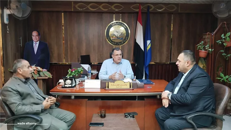 تعليم دمياط يبحث تفعيل دور مجلس الأمناء لدعم العملية التعليمية