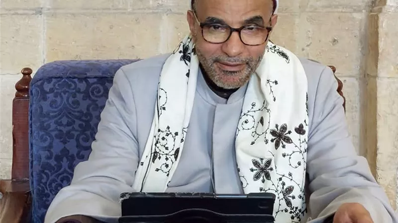 لم عطف القرآن منصوبا على مرفوع في آية الراسخون في العلم منهم؟