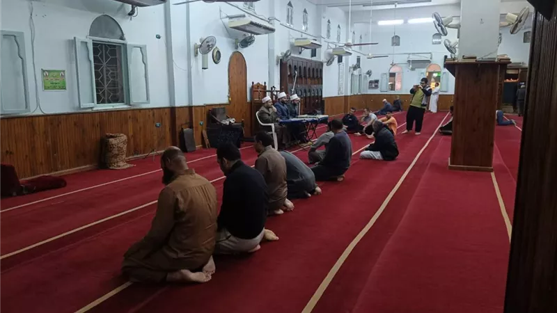 إقبال وتفاعل.. أوقاف السويس تواصل فعالياتها الدعوية بمسجد «الفتح» بالتعاونيات