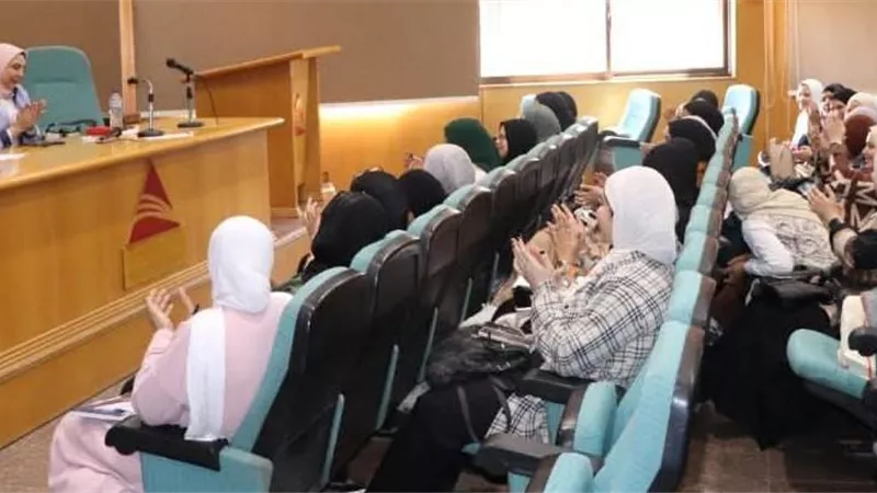 “أنا متعلم مدى الحياة”.. تدريب 52 طالبة بدمنهور لنشر الوعي ومكافحة الإدمان