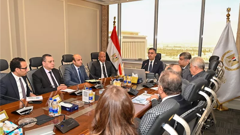 التموين تبحث التوسع في مشروع «كاري أون» وتحسين توزيع السلع