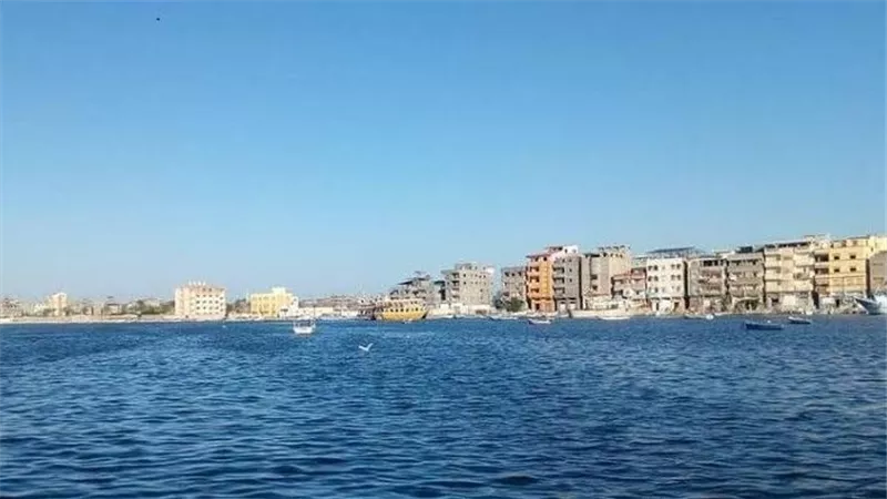 الشيخ ضرغام.. طبيعة ساحلية هادئة تجمع الجمال والبساطة