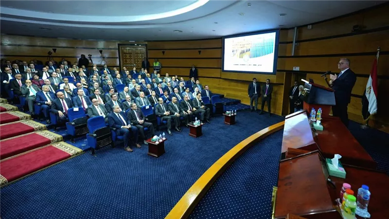 وزير البترول يبحث مع شركات الإنتاج استراتيجية الحفر والتكسير لزيادة الإنتاج 