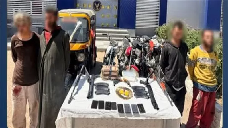 سقطوا في «قبضة العدالة».. مقتل عنصر إجرامي وضبط عصابة الـ«توك توك» بجرجا 