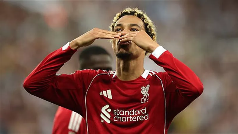 يغيب عن كأس العالم.. ليفربول يعلن إصابة إيكيتيكي بتمزق في وتر أكيليس
