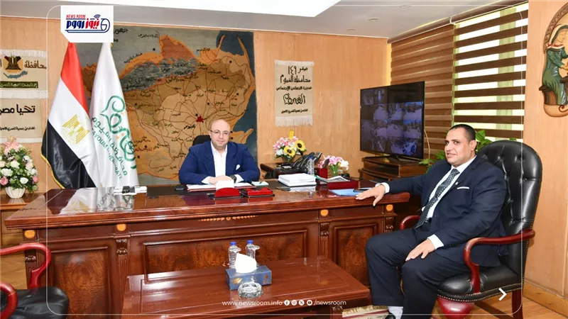 محافظ الفيوم يبحث مع مدير العمل الجديد خطط التشغيل والتدريب المهني