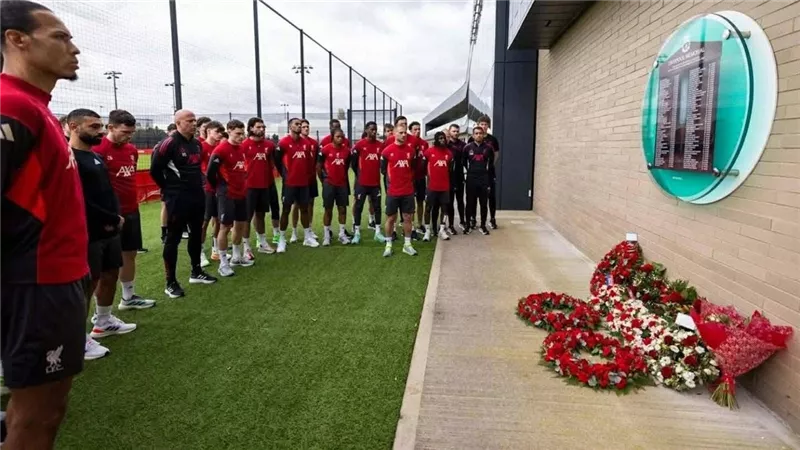 بحضور محمد صلاح.. نادي ليفربول يُحيي الذكرى السابعة والثلاثين لكارثة هيلزبره
