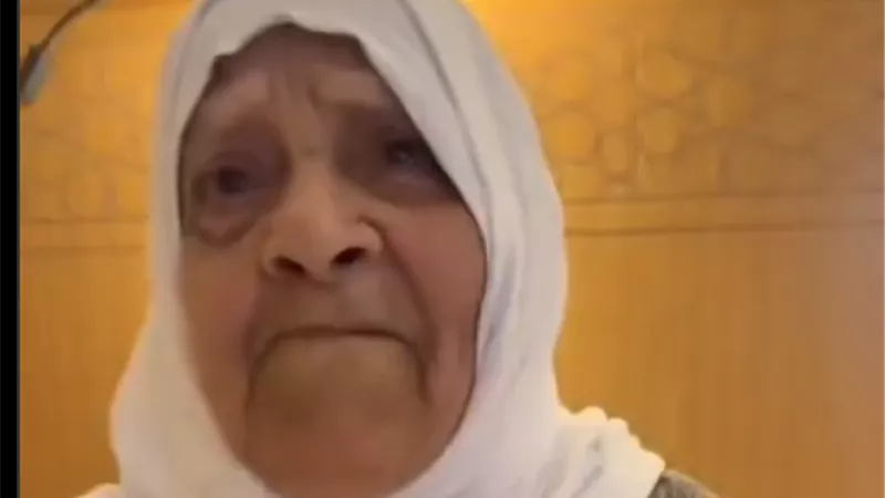  سيدة مصرية في الثمانين تحفظ القرآن بأرقام الآيات والصفحات: حفيدة هاجر ومارية 